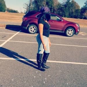 Meet your Posher, Alexis